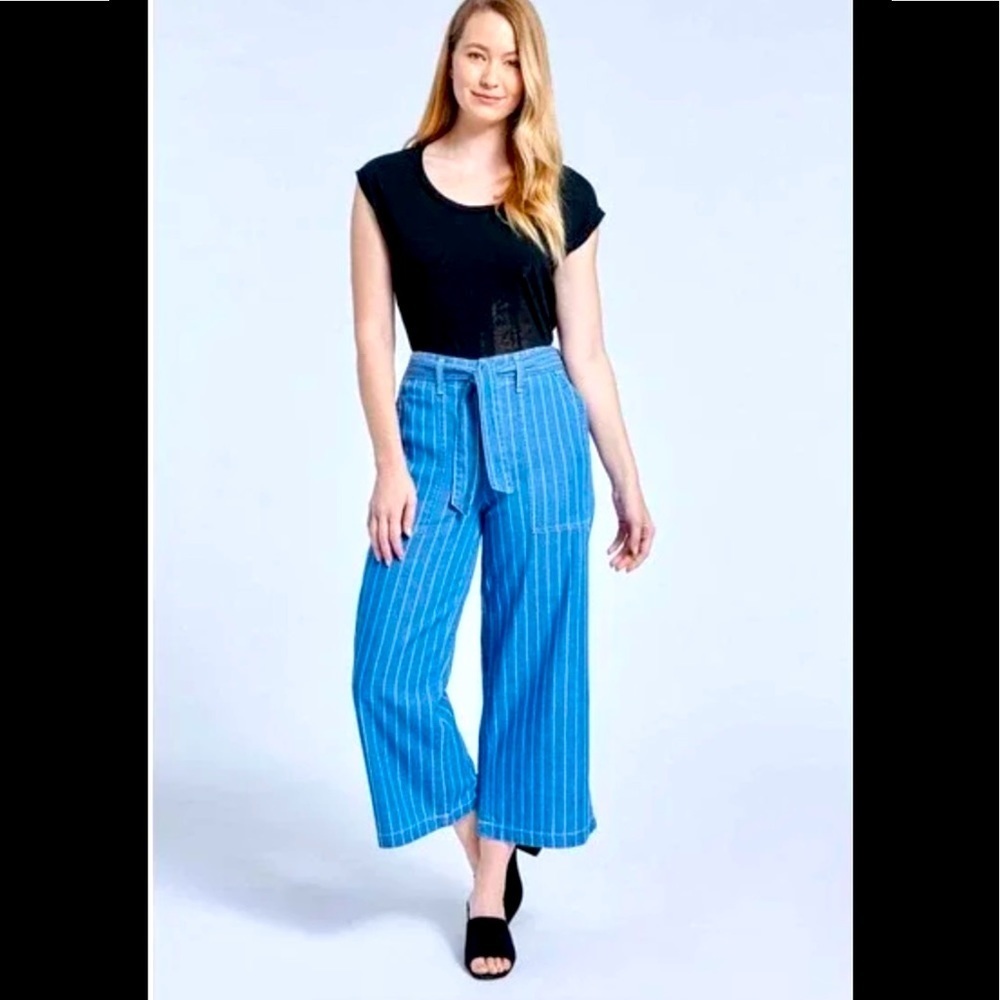Bundle 3/$40 Seven 7 Wide Leg Blue Striped Cropped Pants.